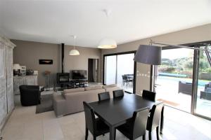 Chemin de la Roseraie