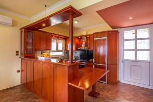 Villa Helen 200m from the beach in Tersanas BY APOKORONAS-VILLAS