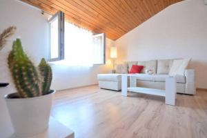 Apartments by the sea Podstrana, Split - 11627