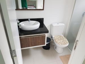 APARTAMENTO AMPLO - 3 SUÍTES - VISTA DESLUMBRANTE para O MAR NO CENTRO DE ITAPEMA, SC