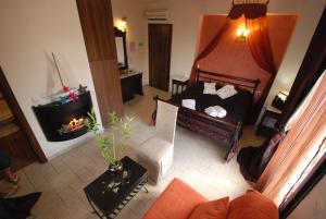 ''EPAVLIS boutique GALAXIDI'' Parnassos Greece