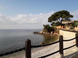 Appartements Bandol nature et loisirs: Parking/ Piscine : photos des chambres