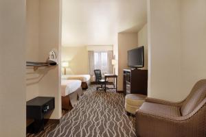 Queen Room with Two Queen Beds - Non-Smoking room in Baymont by Wyndham Clute