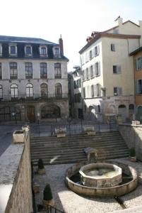 Appartements La Perle du Rouergue : Appartement avec Douche