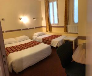 Hotels Hotel des Bains : Chambre Triple