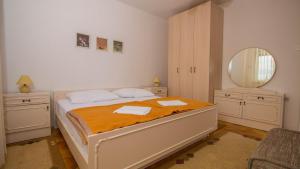 SANDRO Apartment with sea view