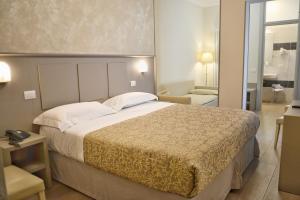 Triple Room room in Hotel Tiffany