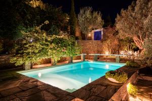 Anezas Mansion stone-built traditional villa