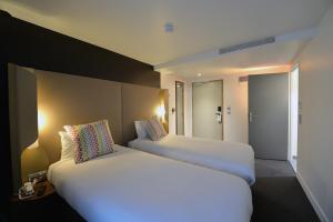 Hotels CAMPANILE PARIS - Clichy Centre : photos des chambres