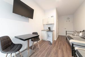 Monteurzimmer Berlin Pankow mit Dachterrasse - Nur 10 min. von der A10 - 3 Zimmer 7 Betten
