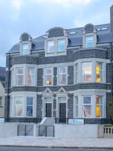 Dundrum Bed And Breakfast Cheap Hotel And Guest House Accommodation