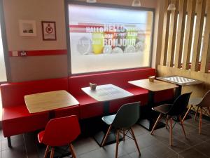 Hotels IBIS Cannes Mouans Sartoux Piscine parking gratuit : photos des chambres