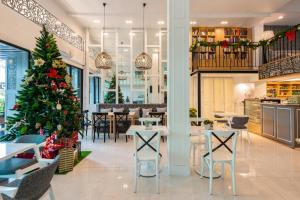 White Ivory Bed And Breakfast