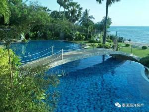 The Palm Beach Front