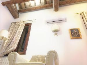 MICHELLE IN VENICE Charming Houses