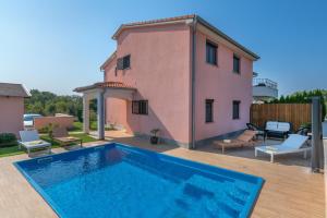 Počitniška hiša Ferienhaus Mary Ližnjan Hrvaška