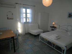 Kavalieros Studios Milos Greece