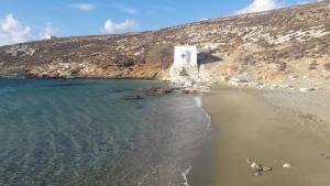 Vrahos Studios Tinos Greece