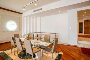 The Sea-Bank Villa Apartments