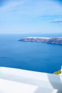 Pearl on the Cliff Hotel & Suites Santorini Greece