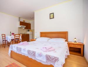 Apartment Varezic 