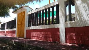 Casa com 4 quartos em condomínio fechado