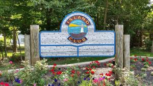 Island Club #77