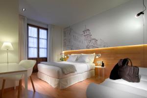 Triple Room room in Hotel Párraga Siete