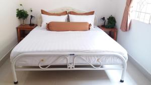 Dutch Hosted B&B, ABC