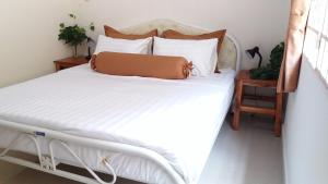 Dutch Hosted B&B, ABC