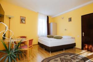 Lázár Pension & Restaurant