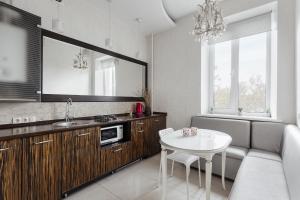 2 Bedroom on Deribasovskaya Str.