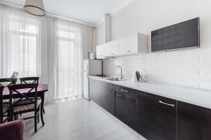 New 2 bedrooms on Deribasovskay Str
