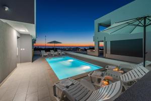 Dario 1. modern & luxury ap. with a pool