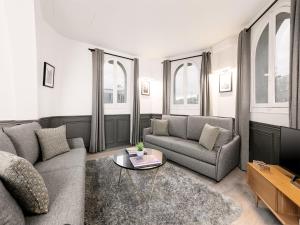 LivinParis - Luxury AC 2 & 3 Bedrooms Le Louvre