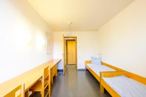 Single Room with Bathroom room in Internationales Jugendgästehaus Dachau