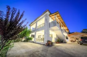 V and H House - Cozy & Ideal for Families, by ZanteWize - Kalipádhon