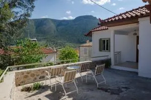 Ev Zin Mouria - Leonidio