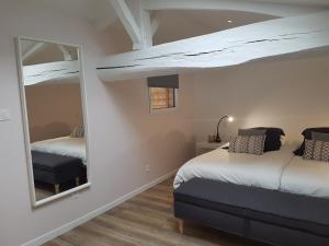 Maisons de vacances La Loge du Grand Cedre, gite de charme : photos des chambres