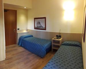Economy Twin Room room in Hotel Esperia