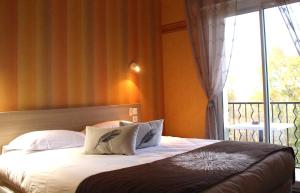 Hotels Aux Tauzins : photos des chambres