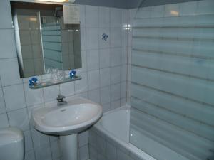 Hotels Le Relais Vauban : Chambre Double avec Baignoire