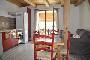 Chalets Le 1600 Hameau des Thures Nevache Hautes Alpes : photos des chambres