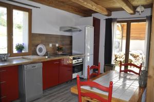 Chalets Le 1600 Hameau des Thures Nevache Hautes Alpes : photos des chambres