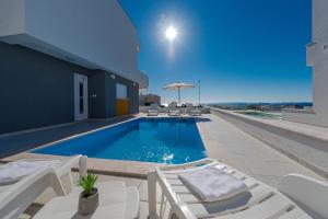 Dario 2. modern & luxury apartment with a pool