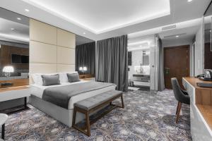 Superior Double Room with Free Parking room in Sky Hotel