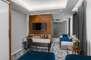 Family Room with Free Parking room in Sky Hotel