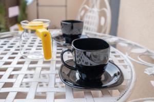 2-Bedroom Elegant Apartment in Mediterranean Style