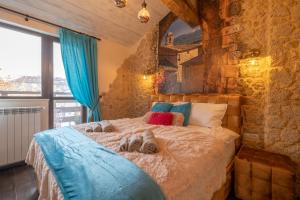 Elegant 2BDR Apartment in Mediterranean Style