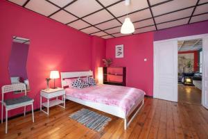 Cool Central Apartment